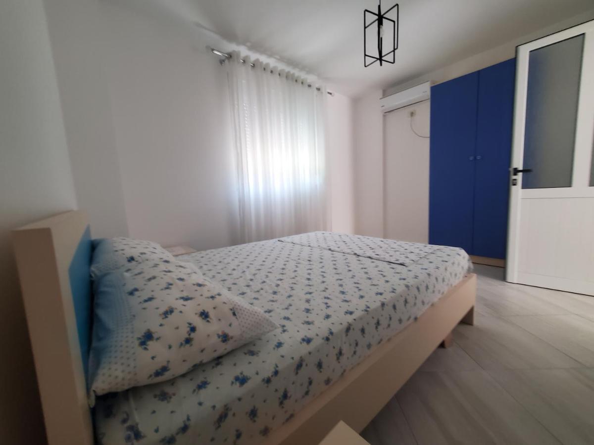 Guest House Vlorë Esterno foto