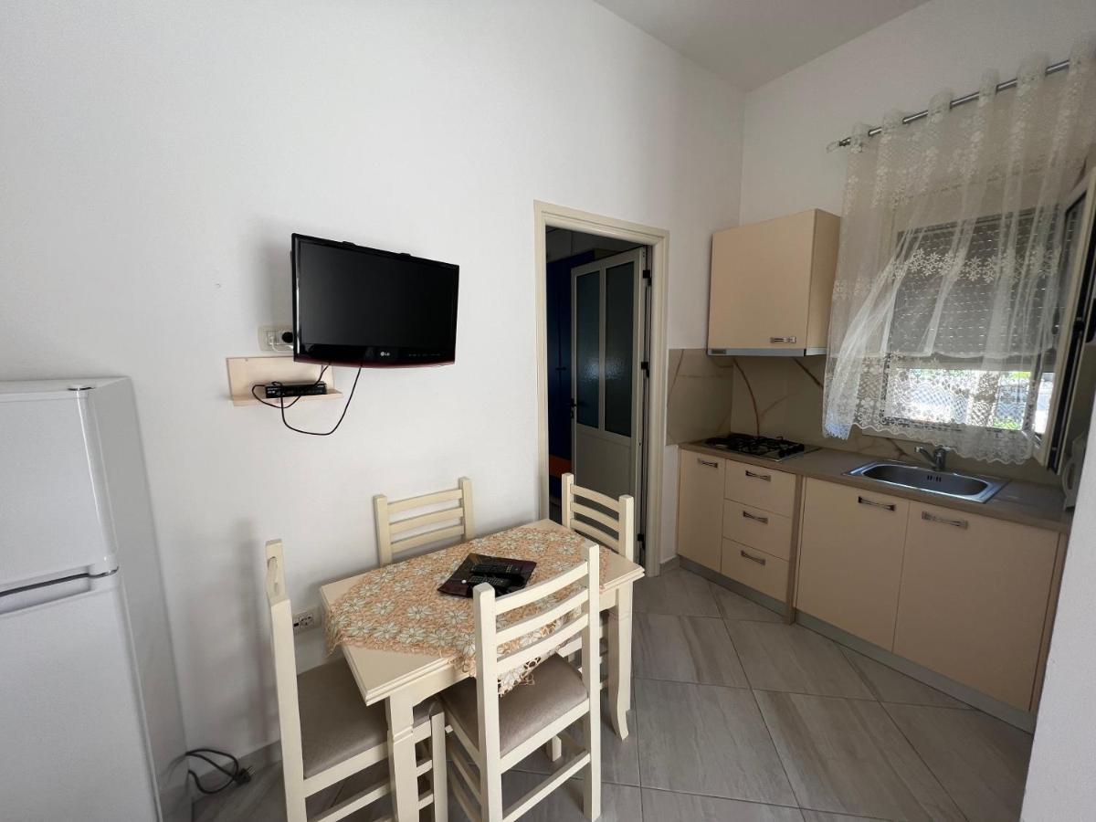 Guest House Vlorë Esterno foto